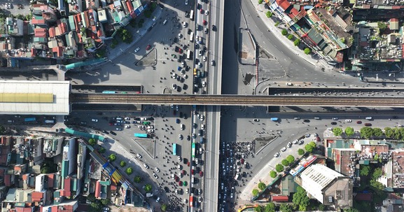 Tình trạng ngày đầu phân luồng tại 'điểm đen' ùn tắc - nút giao 4 tầng đầu tiên của Việt Nam