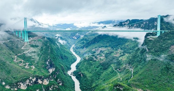 Cầu cao nhất thế giới: Độ cao sánh ngang tháp chọc trời, bắc qua vực sâu 600m là ‘vết nứt của Trái đất’