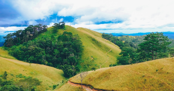 Việt Nam sắp khởi công xây dựng tuyến đường nghìn tỷ dẫn vào ‘cung đường trekking đẹp nhất cả nước’