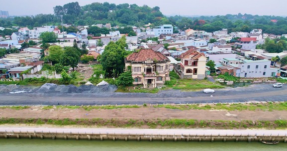 Thủ phủ công nghiệp Việt Nam vừa làm đường ven sông, vừa bảo tồn biệt thự cổ trăm năm tuổi