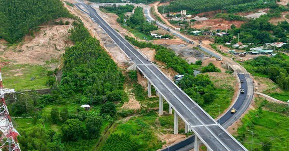 Sắp hoàn thành cao tốc 14.800 tỷ đi qua 2 tỉnh rộng lớn bậc nhất Việt Nam