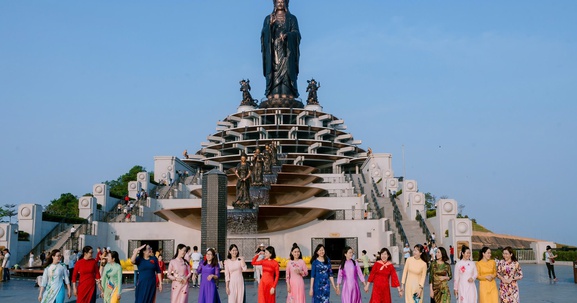 Khu du lịch núi Bà Đen ưu đãi và tặng quà đặc biệt cho giáo viên trong tháng 11