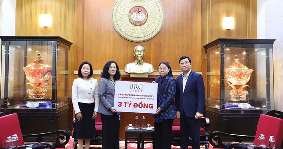Tập đoàn BRG và Ngân hàng SeABank trao 5 tỷ đồng ủng hộ đồng bào khắc phục hậu quả thiên tai