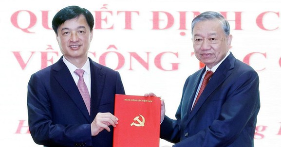 Đồng chí Nguyễn Duy Ngọc giữ chức Bí thư Thành ủy Hà Nội