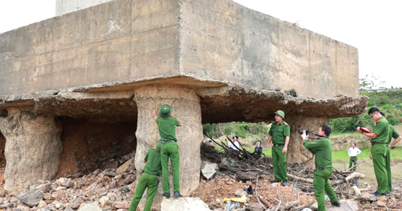 Cây cầu trọng yếu tại Phú Thọ hư hỏng nghiêm trọng, Bộ Xây dựng chỉ đạo nóng, Công an vào cuộc