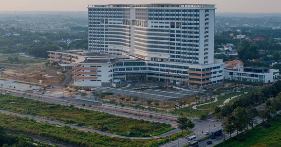 Bệnh viện lớn nhất TP. HCM bị bỏ hoang nhiều năm: Vận hành năm 2026, có cả bãi đáp trực thăng