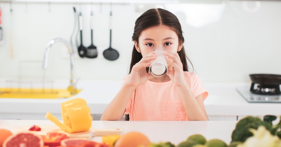 Trẻ biếng ăn: Dùng Vinamilk Probi Cam hằng ngày có hỗ trợ con ăn ngon?