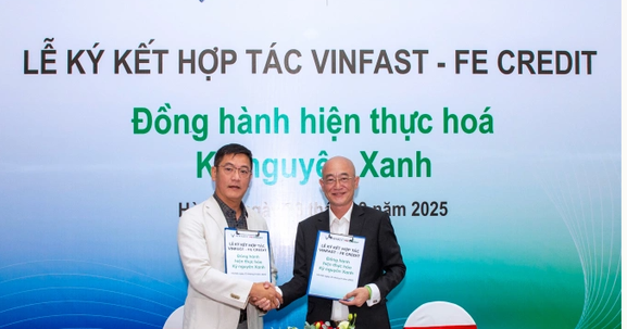 FE Credit triển khai loạt ưu đãi dành cho khách hàng mua xe máy điện VinFast