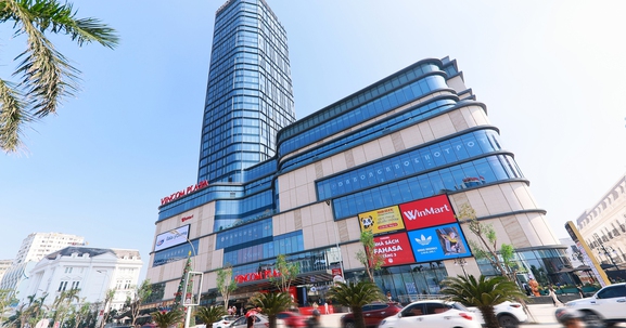 Không khí lễ hội bùng nổ ngày khai trương TTTM Vincom thứ 90 - Vincom Plaza Vinh