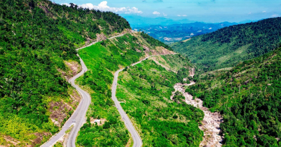 Hôm nay, chính thức thông xe cung đèo hiểm trở dài bậc nhất Việt Nam, rút ngắn 1/3 quãng đường Nha Trang - Đà Lạt