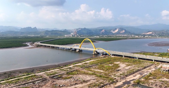 Tỉnh sắp lên TP trực thuộc Trung ương sẽ xây Trung tâm hành chính mới, tọa lạc tại vùng vịnh liên thông với Di sản thiên nhiên thế giới