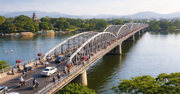 Cây cầu 2.000 tỷ bắc qua dòng sông biểu tượng tại TP trẻ nhất Việt Nam có chuyển động mới