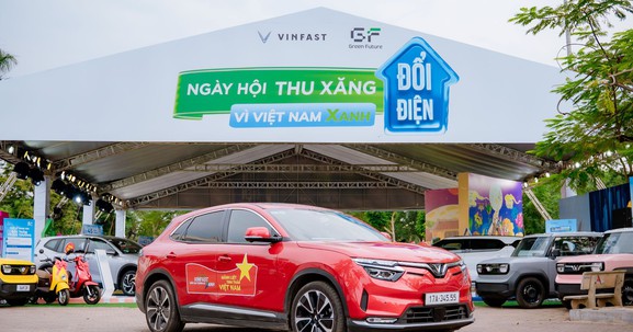 Chủ xe chia sẻ cảm giác phấn khích sau tay lái Vinfast VF 8