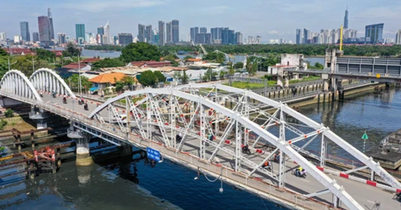 Ngày mai, cấm nhiều loại xe lên cây cầu 120 tuổi sắp bị dỡ bỏ hoàn toàn tại TP giàu nhất Việt Nam