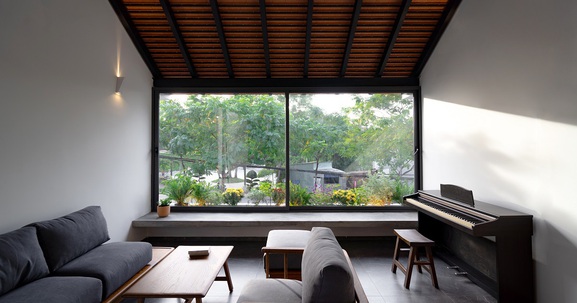 Phá vỡ khuôn mẫu kiến trúc: Ngôi nhà triền dốc với concept 'nghiêng' đầy táo bạo