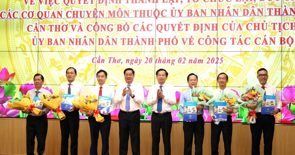 Cần Thơ bổ nhiệm 6 Giám đốc sở sau khi hợp nhất