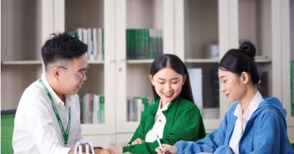 FE CREDIT- Sôi động thị trường tài chính tiêu dùng dịp năm mới