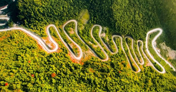 Việt Nam sở hữu cung đèo hiểm trở chỉ 2,5km nhưng có tới 14 khúc cua tay áo: Nằm tại vùng đất 'đế vương dung thân', nơi có đường biên giới dài nhất với Trung Quốc