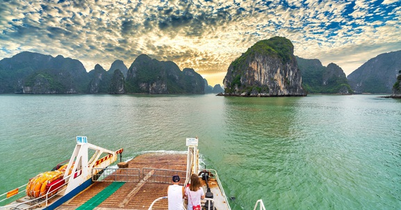 Cát Bà thành điểm đến hấp dẫn nhất miền Bắc nhờ giao thông thuận tiện