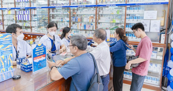 Long Châu tri ân khách hàng đã đồng hành trên hành trình “Khỏe vẹn tròn”