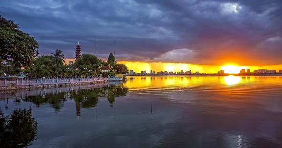 Hà Nội sẽ dùng nước thải sau xử lý để bổ cập cho Hồ Tây: Bước tiến mới 'hồi sinh' sông Tô Lịch