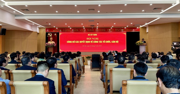 Bộ Xây dựng công bố các quyết định về công tác tổ chức, cán bộ