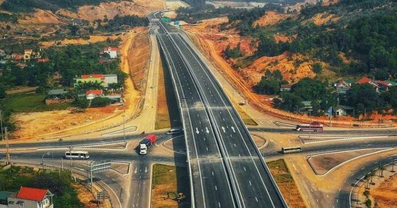 Tăng tốc ‘xẻ núi, bắc cầu’, chỉ vài tháng nữa, sợi dây huyết mạch nối Khánh Hòa – Buôn Ma Thuột sẽ ‘về đích’