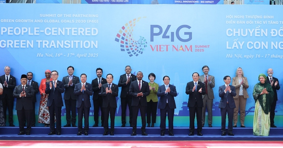 Thủ tướng chủ trì lễ đón các đoàn khách quốc tế dự Hội nghị Thượng đỉnh P4G