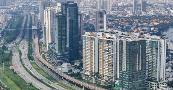 Doanh nghiệp địa ốc vững tay nhờ "của để dành" khủng