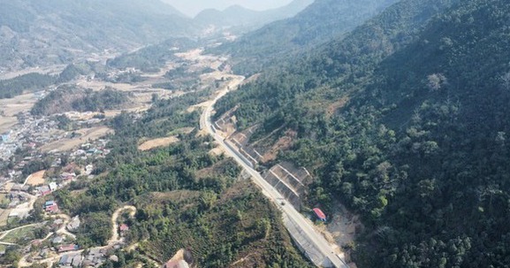 Sắp hoàn thành tuyến đường nghìn tỷ kết nối đến hồ nước ngọt tự nhiên quy mô lớn nhất Việt Nam và lọt top thế giới