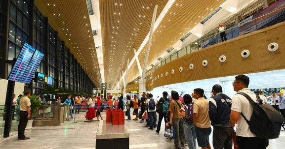 Nhà ga 11.000 tỷ được ví như 'thành phố hàng không' của Việt Nam liên tục gặp sự cố, Bộ Xây dựng ra chỉ đạo 'nóng'