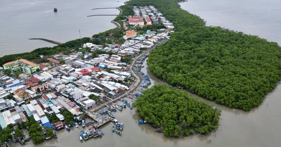 Đô thị đặc biệt của Việt Nam có 1 xã không sáp nhập và không đổi tên, được hưởng chính sách hỗ trợ riêng biệt