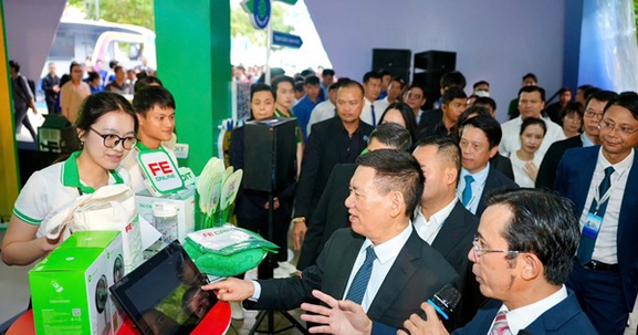 FE CREDIT chinh phục gen Z với ứng dụng tài chính đa nhiệm FE ONLINE 2.0