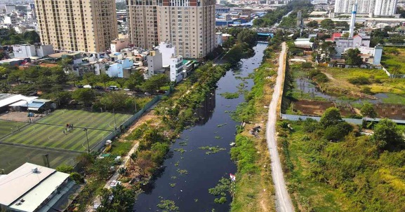 Dự án cải tạo kênh dài nhất TP. HCM chậm trễ, hàng loạt nhà thầu bị xử phạt hành chính