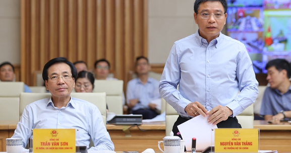 Giải ngân đầu tư công mới đạt 32%: Bộ Tài chính cảnh báo nguy cơ không đạt mục tiêu cả năm