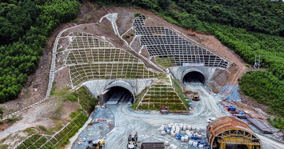 Chỉ hai tháng nữa, sẽ khởi công xây dựng hoàn chỉnh 6 hầm xuyên núi trên tuyến cao tốc hơn 2.000km chạy dọc đất nước