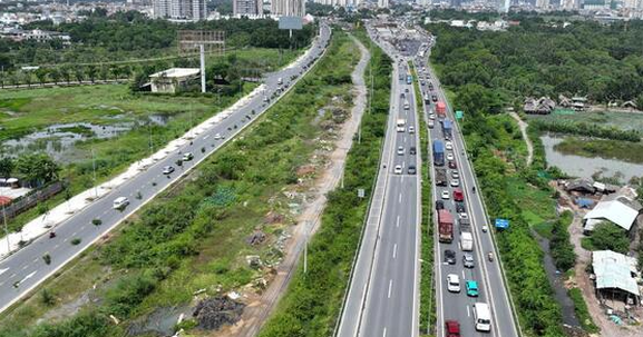 Từ nay, cấm xe máy đi vào đường dẫn cao tốc có lưu lượng lớn nhất Việt Nam