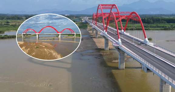 Sắp thông xe cầu vòm thép trăm tỷ đầu tiên ở Quảng Ngãi