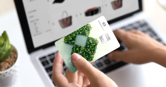 Techcombank ra mắt thẻ tín dụng Techcombank Visa Eco hoàn thiện bộ đôi thẻ xanh theo dõi dấu chân carbon đầu tiên tại Việt Nam