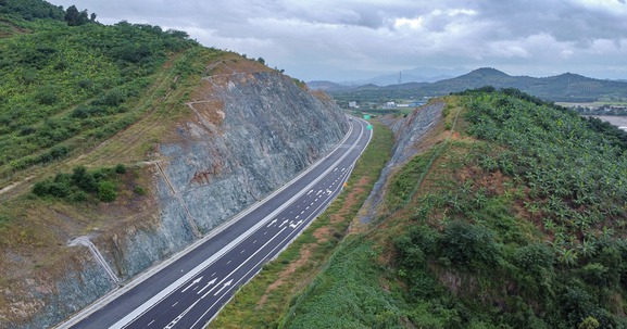 Chỉ 1 tháng nữa, hơn 200km cao tốc ở 6 dự án thành phần sẽ thông tuyến