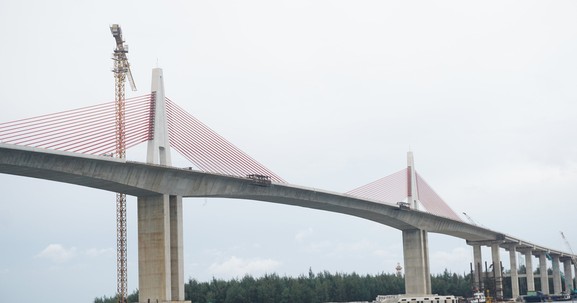 TP. Huế: Công trình cầu vượt cửa biển dài nhất miền Trung tiến độ ra sao?