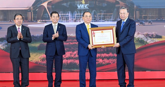 Vingroup nhận Huân chương LĐ hạng nhất vì thành tích đặc biệt xuất sắc tại VEC