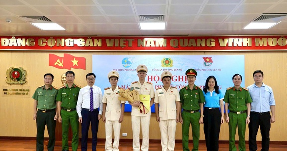 Hà Nội: Ra mắt Chi Đoàn và Chi hội Phụ nữ Công an phường Yên Sở