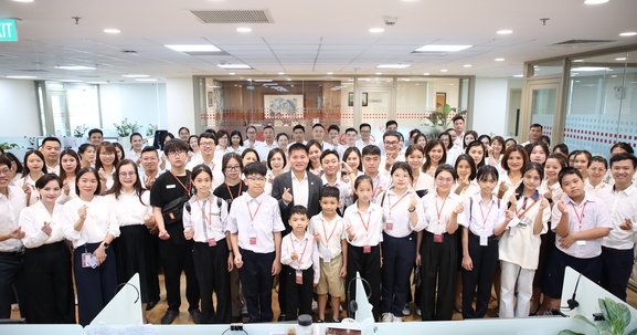 Quỹ Ươm mầm ước mơ SeABank nhận đỡ đầu thêm 10 học sinh nghèo hiếu học: Nối dài hành trình 10 năm gieo mơ ước