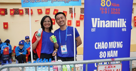 Mừng 80 năm Quốc khánh, Vinamilk tiếp thêm dinh dưỡng cho các lực lượng diễu binh diễu hành và người dân tham gia đại lễ