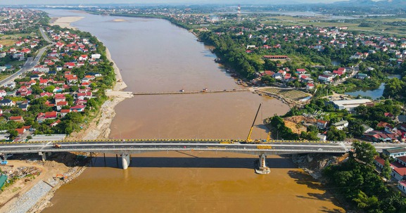 Cầu Phong Châu mới sắp khánh thành: Thi công vượt tiến độ, tiết kiệm 300 tỷ, rút ngắn thời gian di chuyển cho người dân