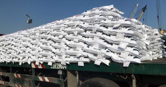 Dư cung toàn cầu, Việt Nam vẫn chi 1,5 tỷ USD gom mặt hàng quan trọng, hàng triệu tấn từ Trung Quốc và Lào cùng đổ bộ