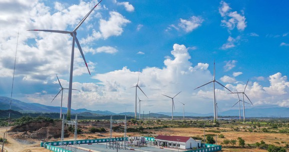 Tỉnh sở hữu 130km đường bờ biển khởi công 4 dự án nhà máy điện gió, quy mô hơn 11.000 tỷ