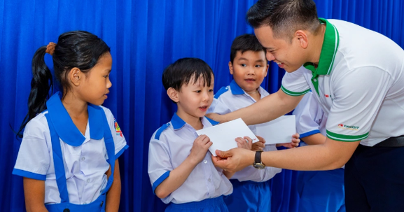 FE CREDIT và hành trình song hành vì tương lai Việt Nam bền vững