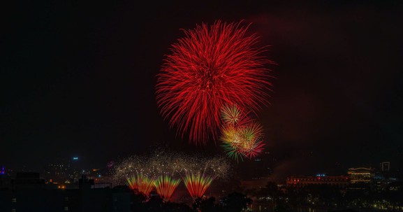 Hà Nội bắn pháo hoa 30 phút mừng thành công Đại hội XIV của Đảng